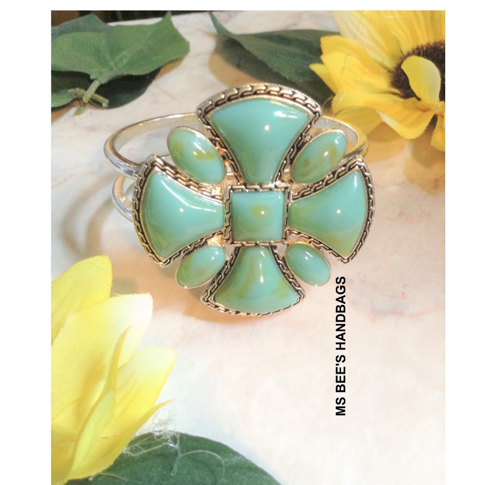 Faux turquoise and silver tone bracelet 